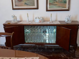 Mobile bar in legno con specchio