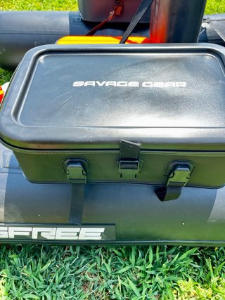Pato de pesca Savage Gear Belly boat Pro motor