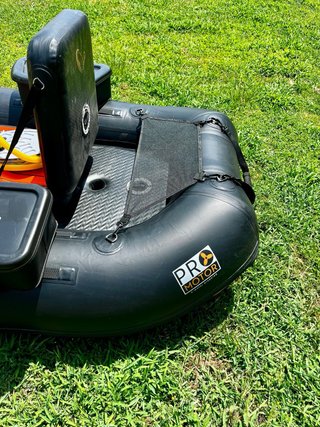 Pato de pesca Savage Gear Belly boat Pro motor