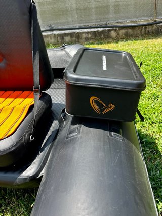 Pato de pesca Savage Gear Belly boat Pro motor