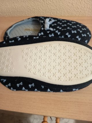 Zapatillas de mujer con lazo