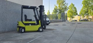 Carretilla elevadora eléctrica Clark