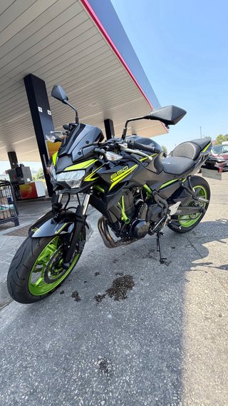 Kawasaki Z650 2021 - 11.800 km