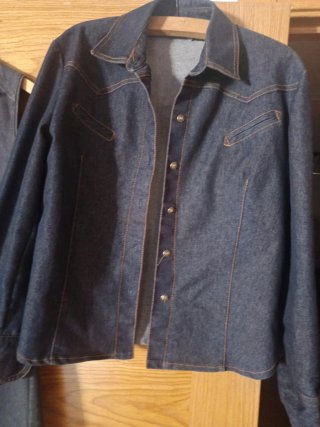 Vestido y chaqueta vaquera azul