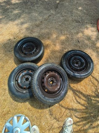Ruedas y tapacubos Renault Kangoo 2002