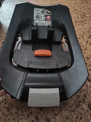 Silla de coche para bebé roja