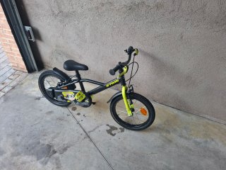 Bicicleta Infantil Btwin 16" Negra y Amarilla.