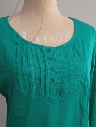 Camiseta verde manga larga