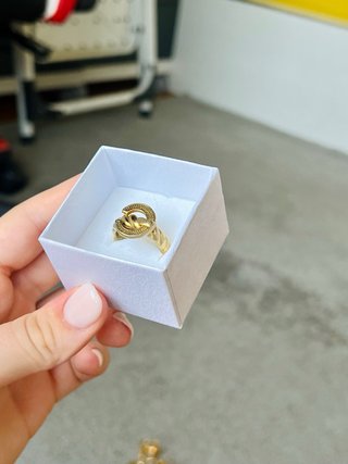 4 anillos dorados