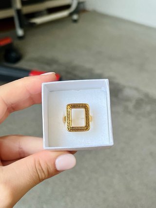 4 anillos dorados