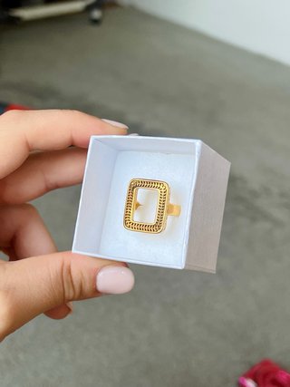 4 anillos dorados