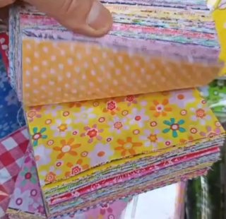 100 Retales de tela con estampados variados
