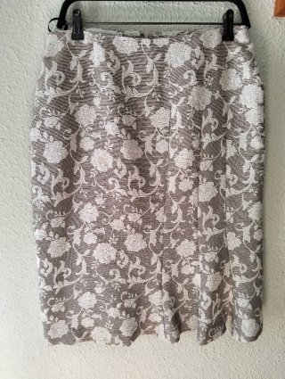 Falda midi floral marrón y blanca