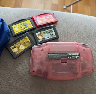 Consola Game Boy Advance Rosa + 4 Juegos
