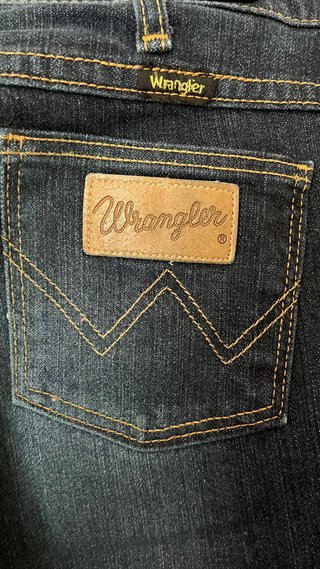 Pantalón vaquero Wrangler acampanado