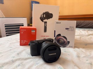 Sony Alpha a6400 + Accesorios