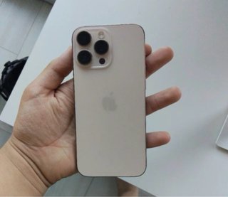 iPhone 16 Pro Max Oro