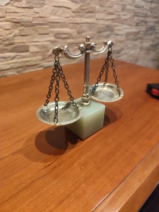 Balanza con base de Jade
