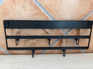 Perchero de pared con números