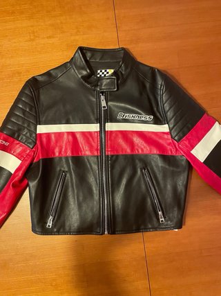 Chaqueta cuero notera negra y roja