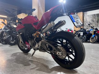 Ducati Streetfighter V2 S