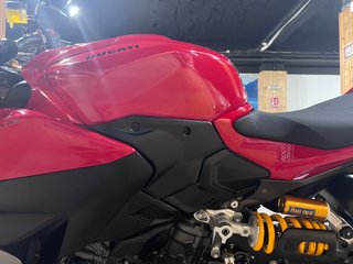 Ducati Streetfighter V2 S