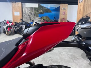 Ducati Streetfighter V2 S