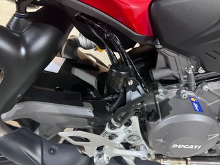 Ducati Streetfighter V2 S
