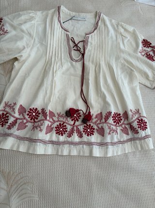 Blusa bordada Zara