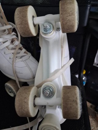 Patines de 4 ruedas blancos