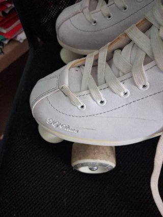Patines de 4 ruedas blancos