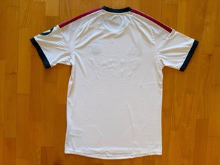 Primera equipación Authentic M