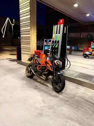 KTM 1290 Super Duke R 2021 NAKED