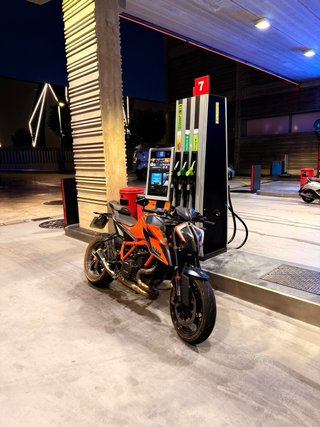 KTM 1290 Super Duke R 2021 NAKED