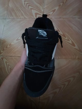 Zapatilla Vans Negra y Gris