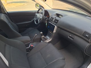 Toyota Avensis 2004