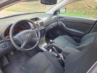 Toyota Avensis 2004