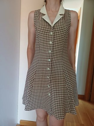 Vestido retro con cuello