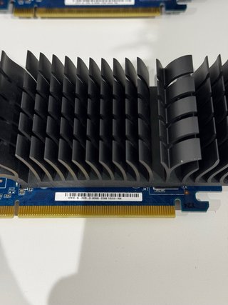 2 Tarjetas Gráficas ASUS GT 610 2GB