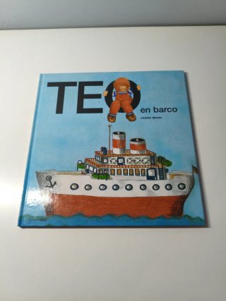 Teo en barco