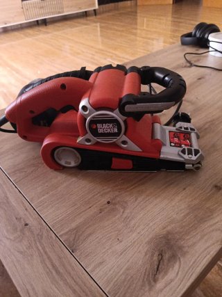 Lijadora de banda Black & Decker 720W