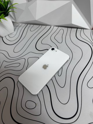 iPhone SE 2020 128GB Blanco – 96% de batería