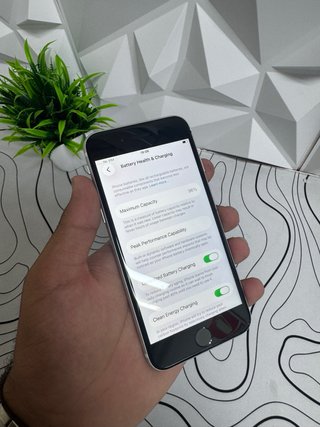 iPhone SE 2020 128GB Blanco – 96% de batería