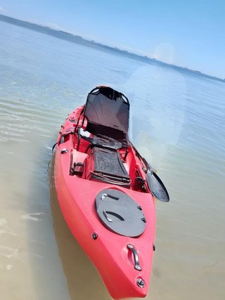 Kayak de pesca con motor eléctrico