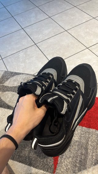 Scarpe sportive uomo nere e argento