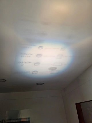 Proyector de transparencias gris claro y gris  osc