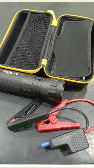Arrancador Batería Coche C/Linterna 8000mAh Cofan