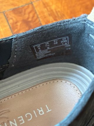 Zapatos Clarks mujer con cordones.