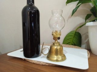 Antigua lámpara de aceite o quinqué