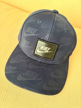 Nike Sportswear Cappellino blu con visiera